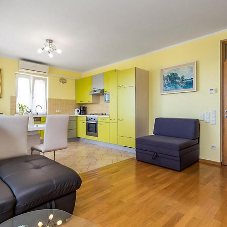 Stunning Apartment In Volosko With House Sea View ภายนอก รูปภาพ