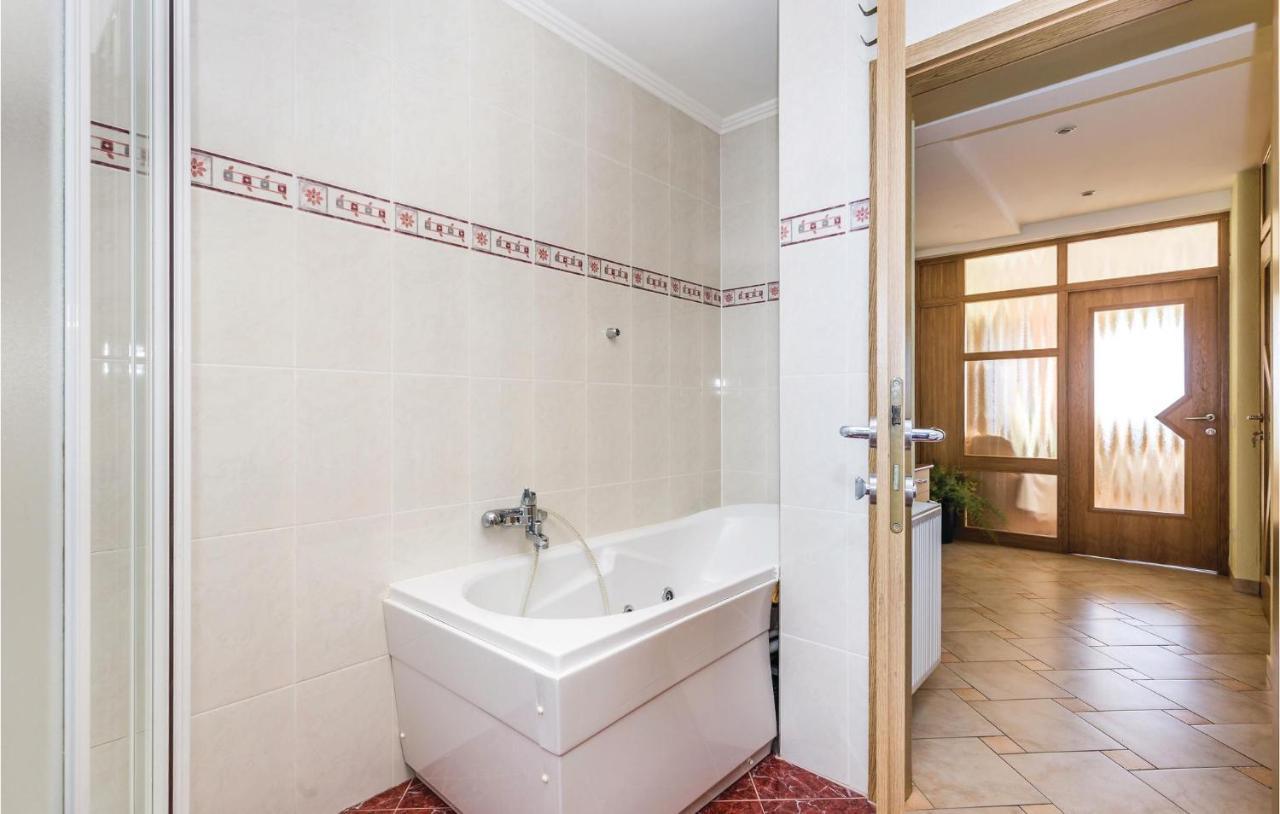 Stunning Apartment In Volosko With House Sea View ภายนอก รูปภาพ